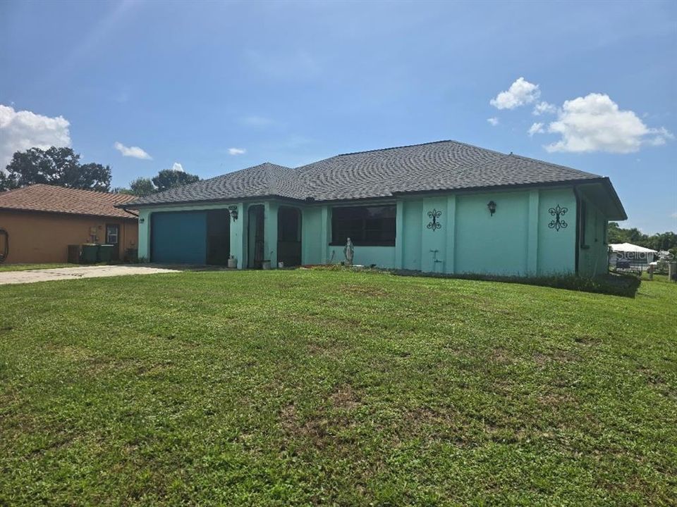 Active With Contract: $200,000 (3 beds, 2 baths, 1360 Square Feet)