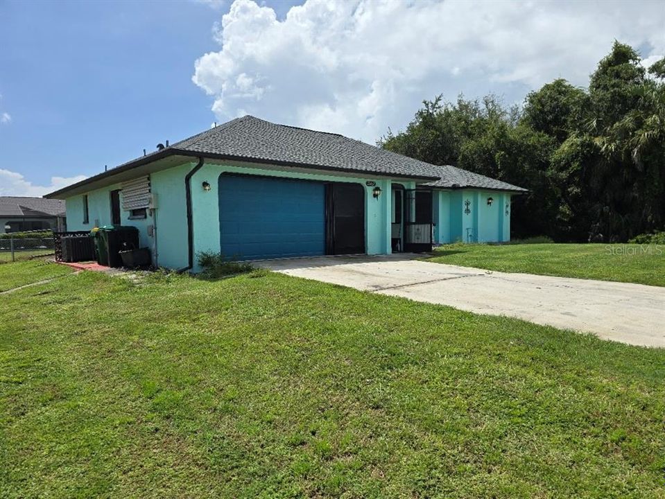 Active With Contract: $200,000 (3 beds, 2 baths, 1360 Square Feet)