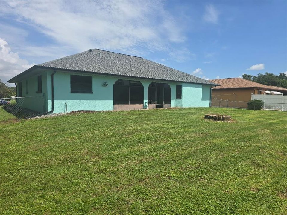 Active With Contract: $200,000 (3 beds, 2 baths, 1360 Square Feet)