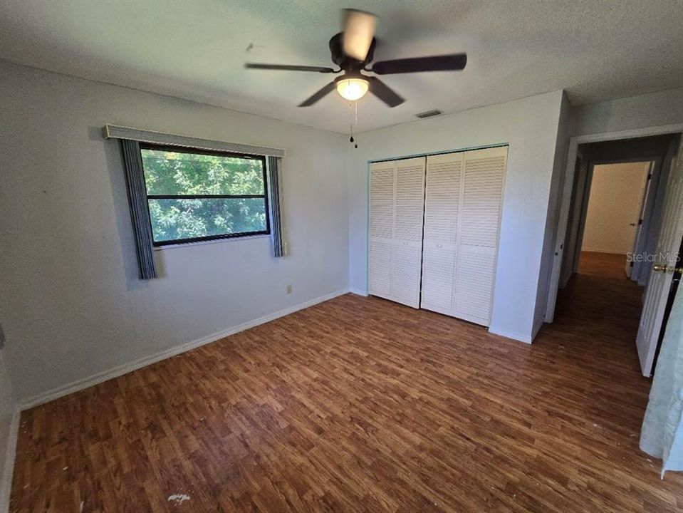 Active With Contract: $200,000 (3 beds, 2 baths, 1360 Square Feet)