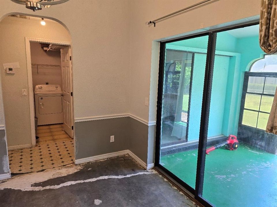Active With Contract: $200,000 (3 beds, 2 baths, 1360 Square Feet)