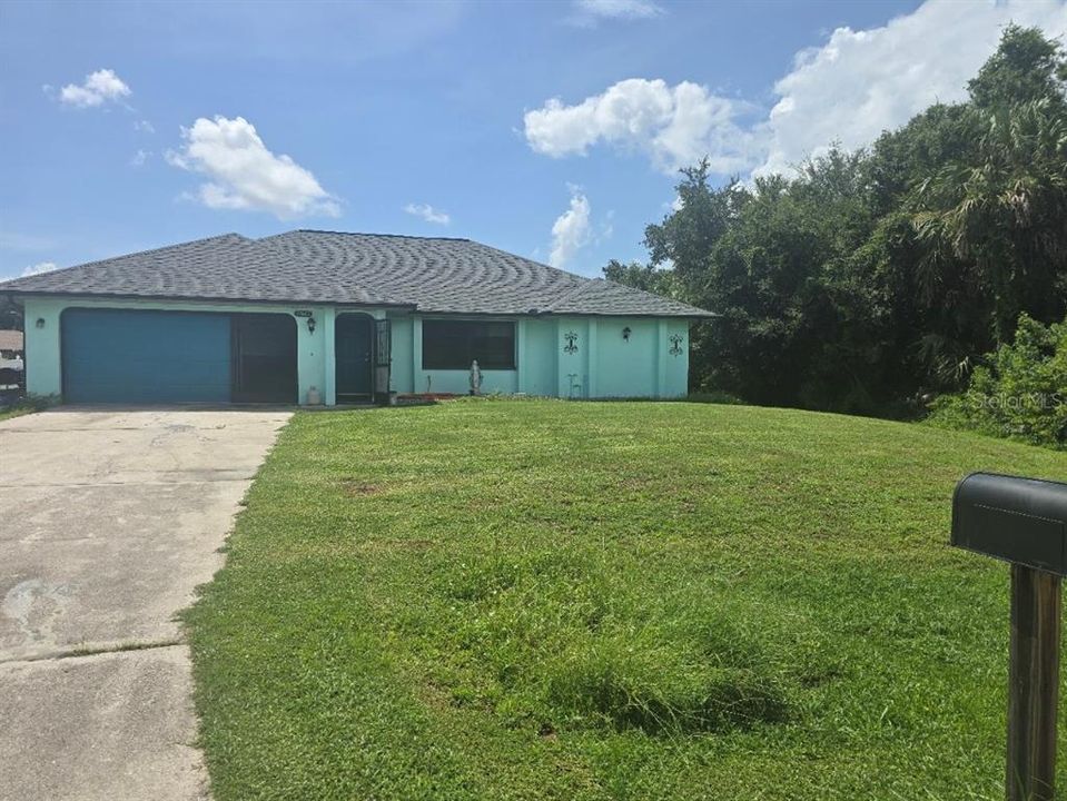 Active With Contract: $200,000 (3 beds, 2 baths, 1360 Square Feet)