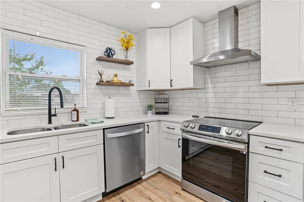 En Venta: $499,000 (3 camas, 2 baños, 1306 Pies cuadrados)