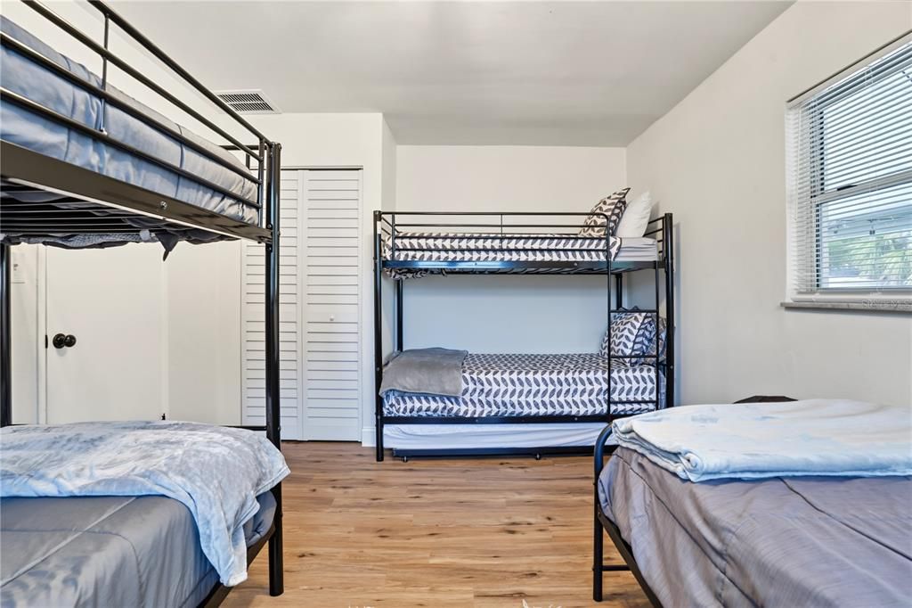 En Venta: $499,000 (3 camas, 2 baños, 1306 Pies cuadrados)