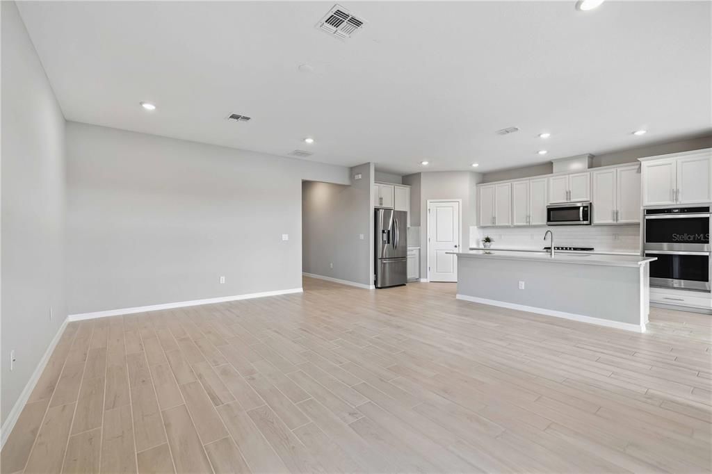 На продажу: $639,000 (4 спален, 3 ванн, 2192 Квадратных фут)