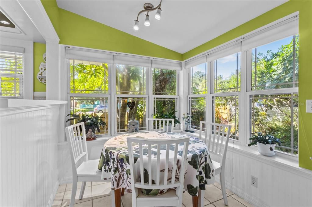 Active With Contract: $599,000 (2 beds, 2 baths, 1250 Square Feet)