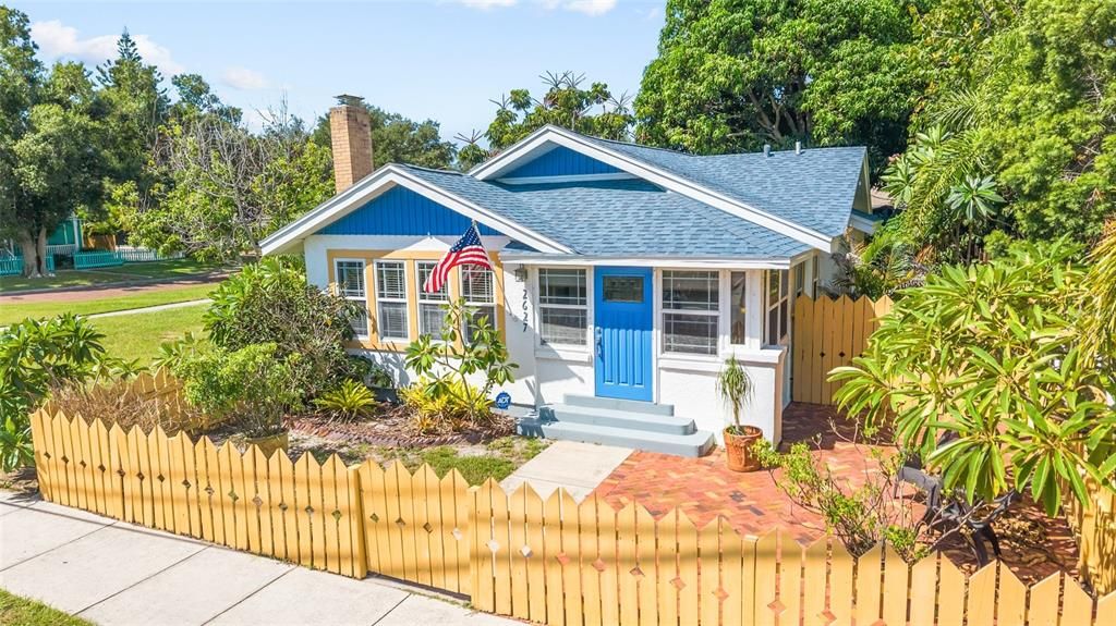 Active With Contract: $599,000 (2 beds, 2 baths, 1250 Square Feet)