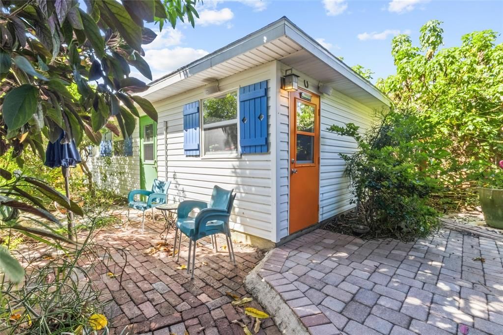 Active With Contract: $599,000 (2 beds, 2 baths, 1250 Square Feet)