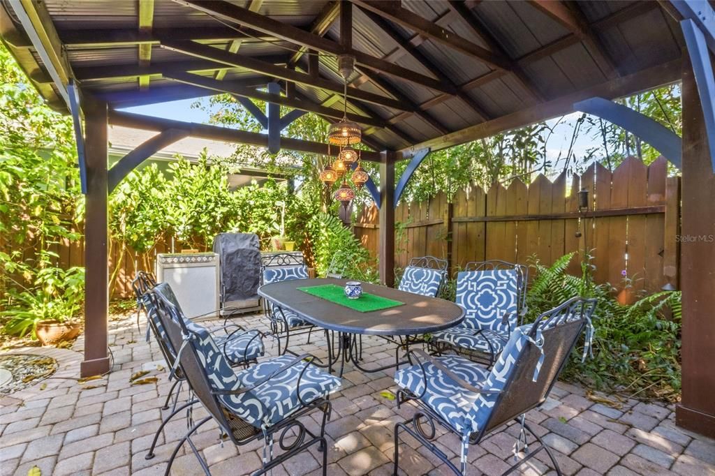 Active With Contract: $599,000 (2 beds, 2 baths, 1250 Square Feet)