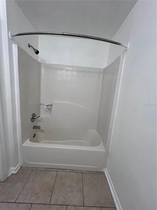На продажу: $339,999 (4 спален, 2 ванн, 1811 Квадратных фут)