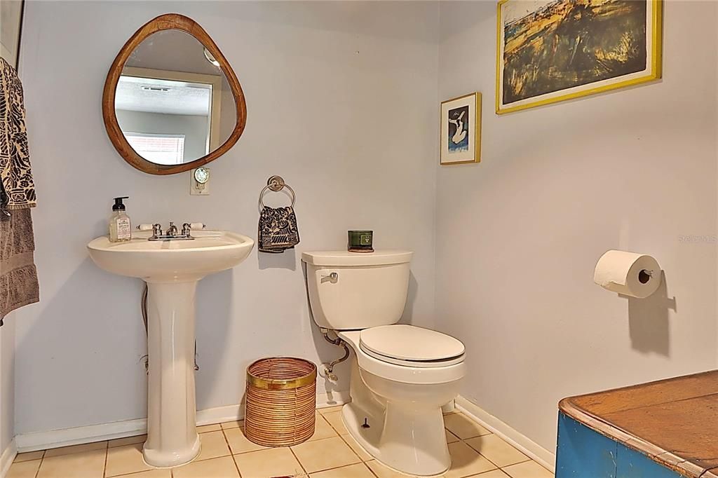 For Sale: $349,000 (3 beds, 1 baths, 1150 Square Feet)