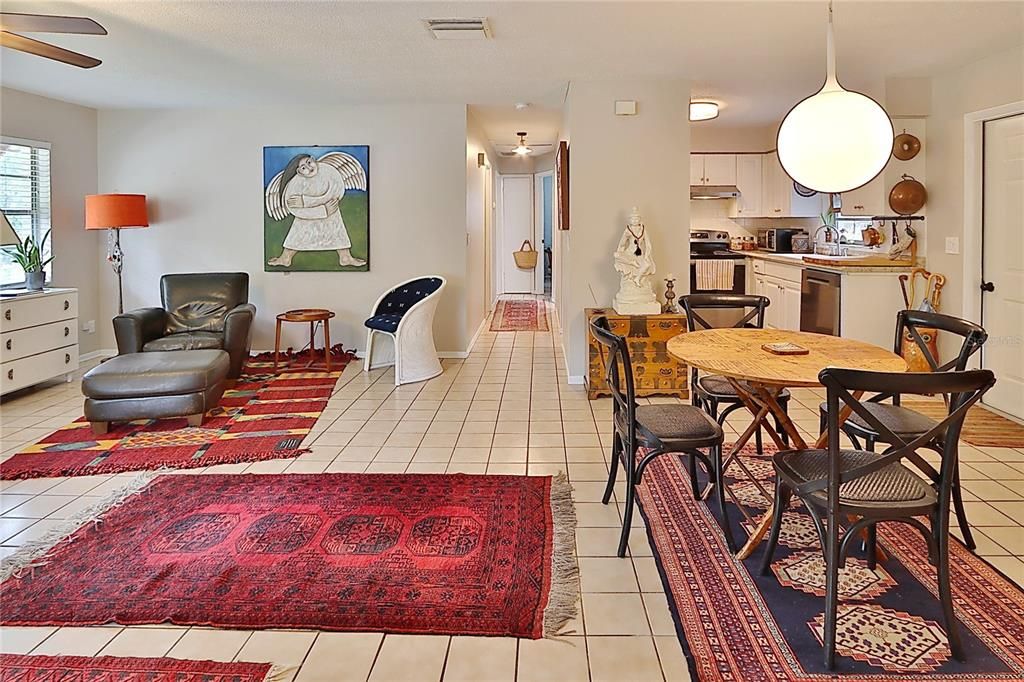 For Sale: $349,000 (3 beds, 1 baths, 1150 Square Feet)