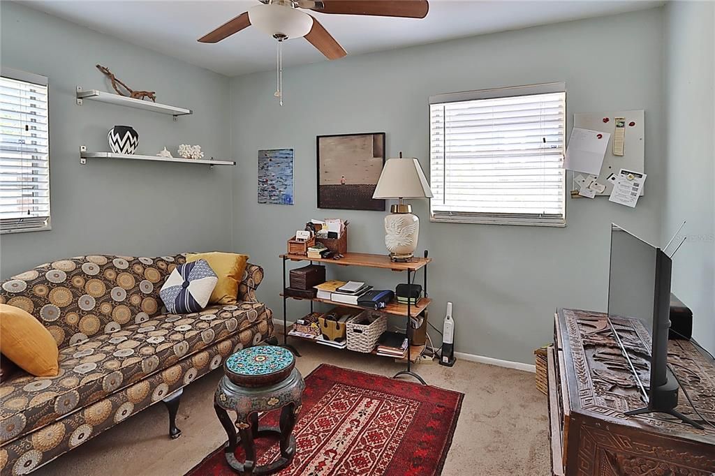 For Sale: $349,000 (3 beds, 1 baths, 1150 Square Feet)