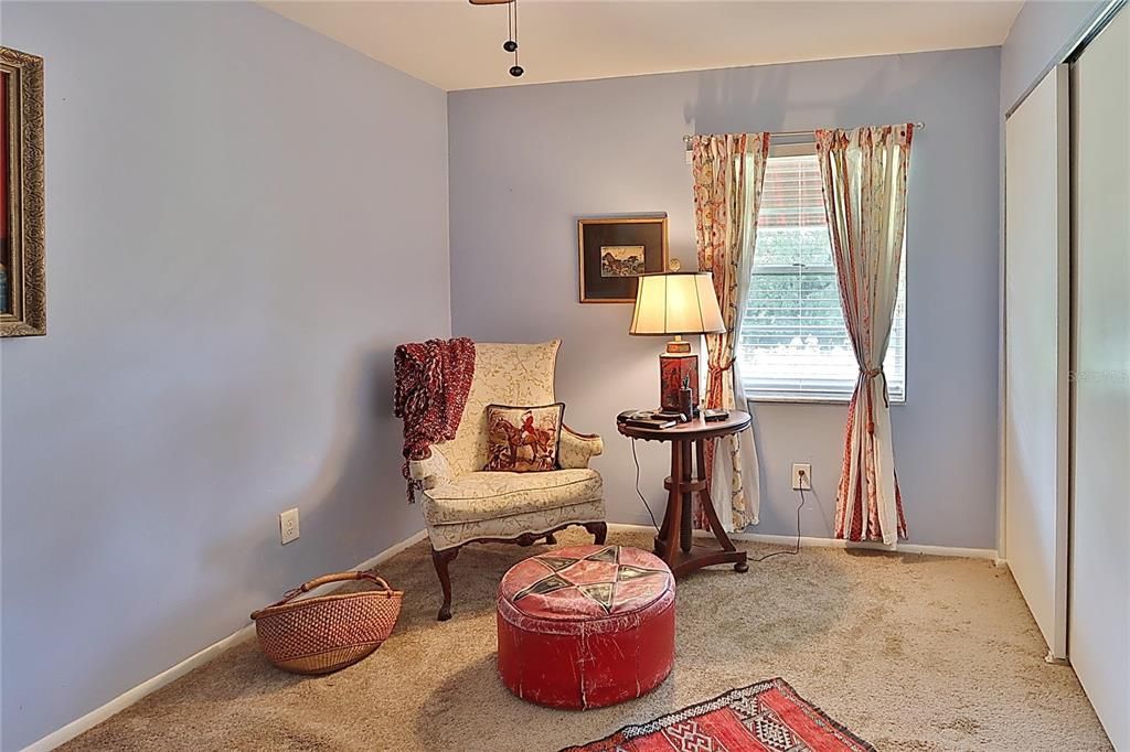 For Sale: $349,000 (3 beds, 1 baths, 1150 Square Feet)