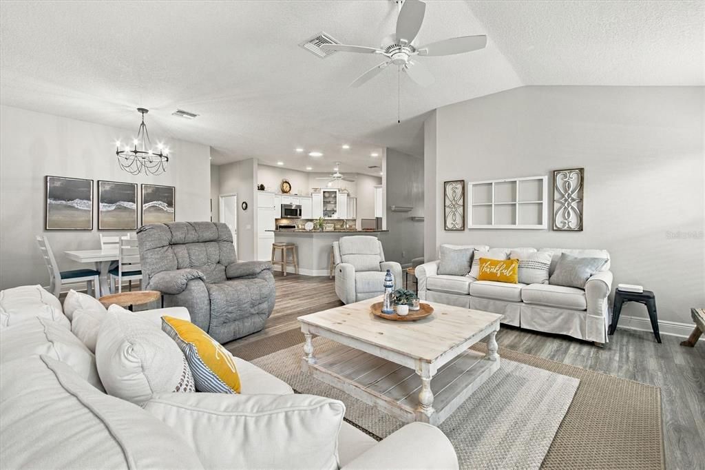 Active With Contract: $479,900 (3 beds, 2 baths, 1944 Square Feet)