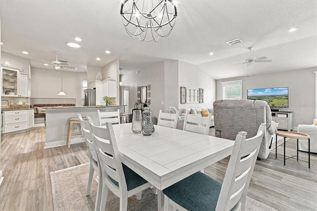 Active With Contract: $479,900 (3 beds, 2 baths, 1944 Square Feet)