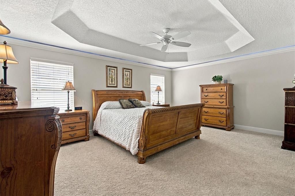 Active With Contract: $479,900 (3 beds, 2 baths, 1944 Square Feet)