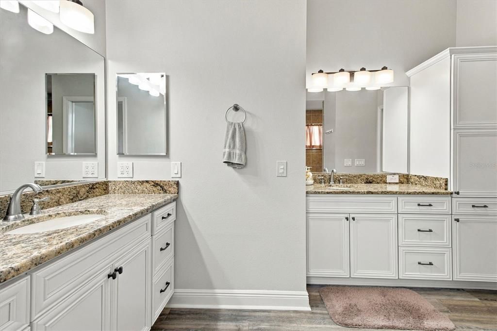 Active With Contract: $479,900 (3 beds, 2 baths, 1944 Square Feet)