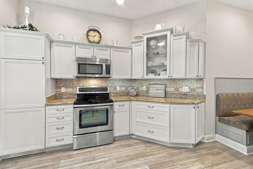 Active With Contract: $479,900 (3 beds, 2 baths, 1944 Square Feet)