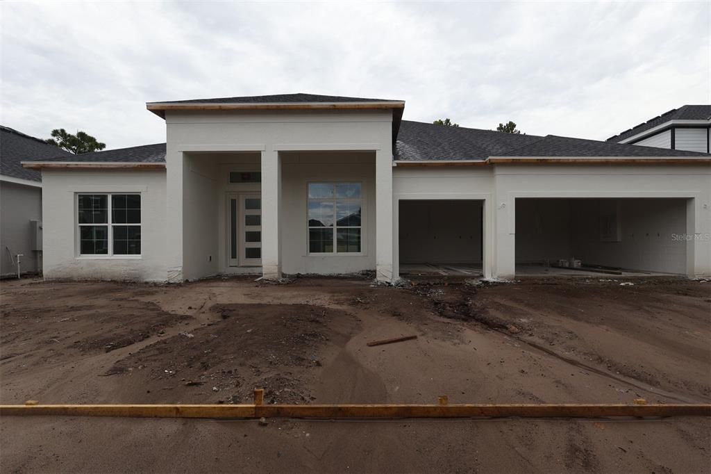 Activo con contrato: $949,990 (5 camas, 4 baños, 3978 Pies cuadrados)