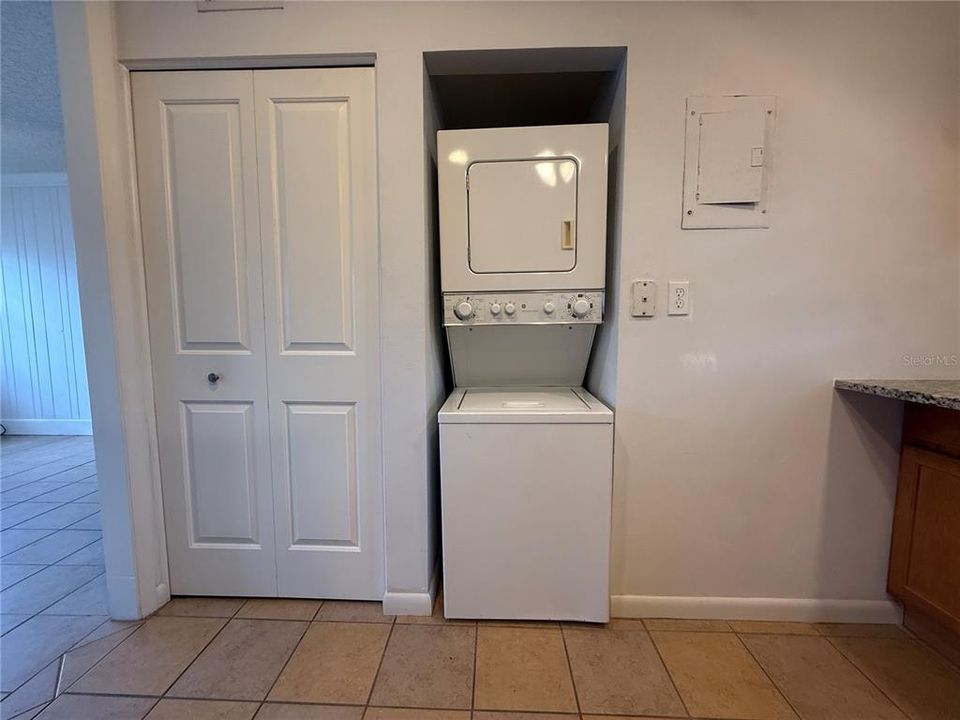 For Rent: $1,600 (2 beds, 1 baths, 765 Square Feet)