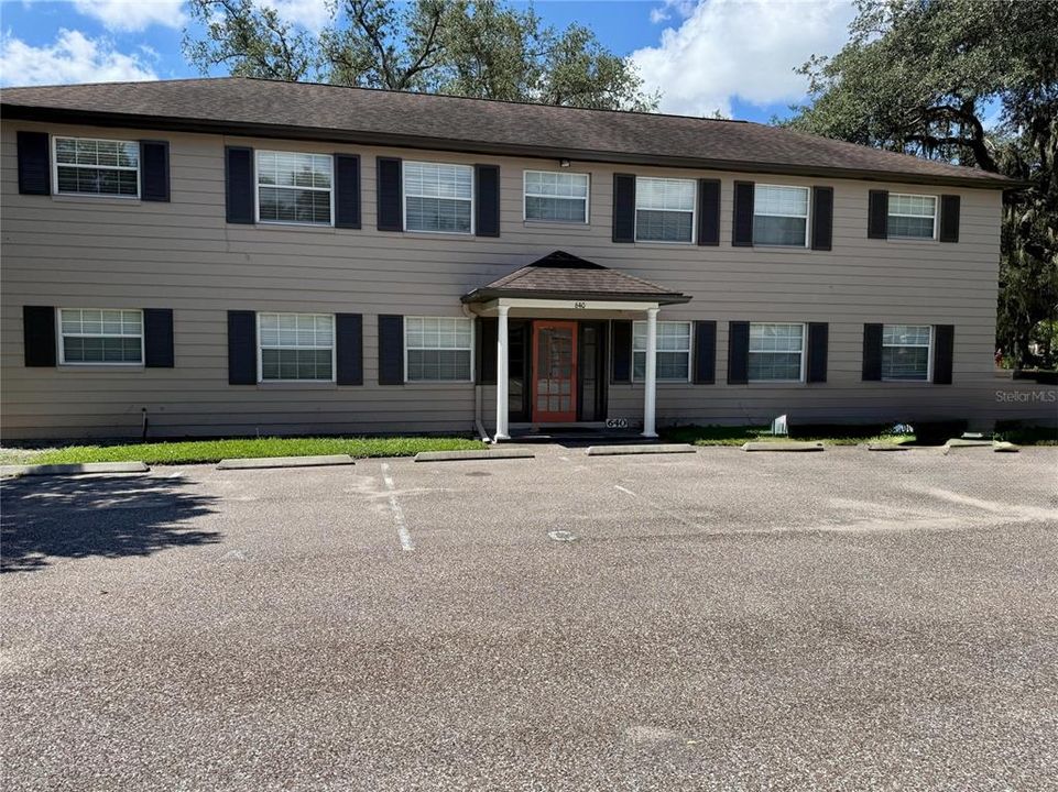 For Rent: $1,600 (2 beds, 1 baths, 765 Square Feet)