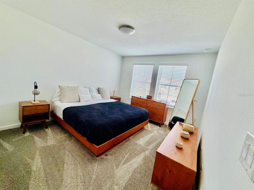 В аренду: $2,799 (4 спален, 2 ванн, 3165 Квадратных фут)