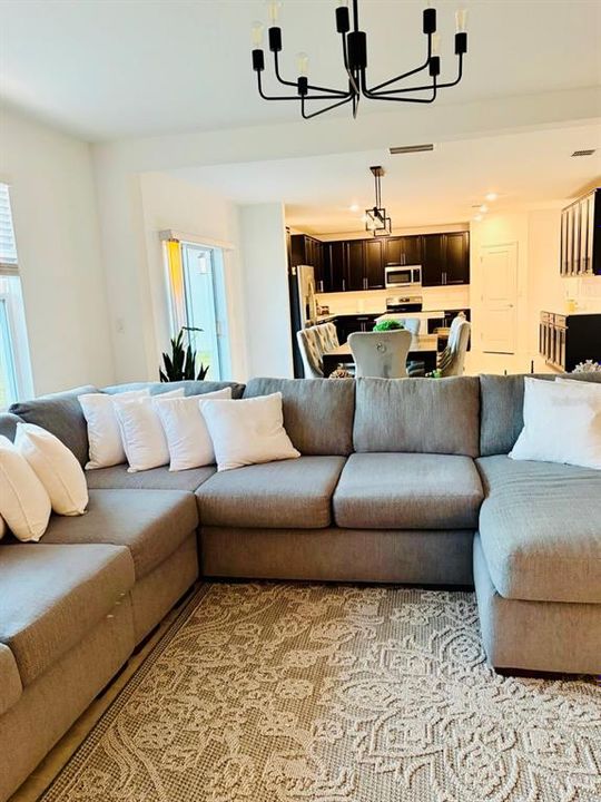 В аренду: $2,799 (4 спален, 2 ванн, 3165 Квадратных фут)