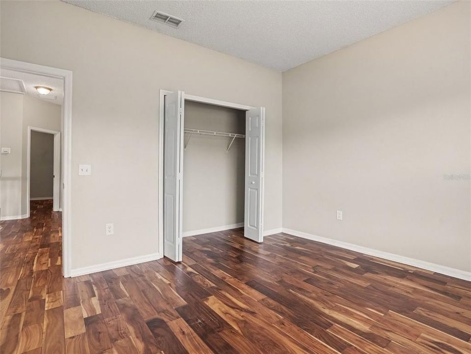 For Sale: $294,900 (4 beds, 2 baths, 2086 Square Feet)