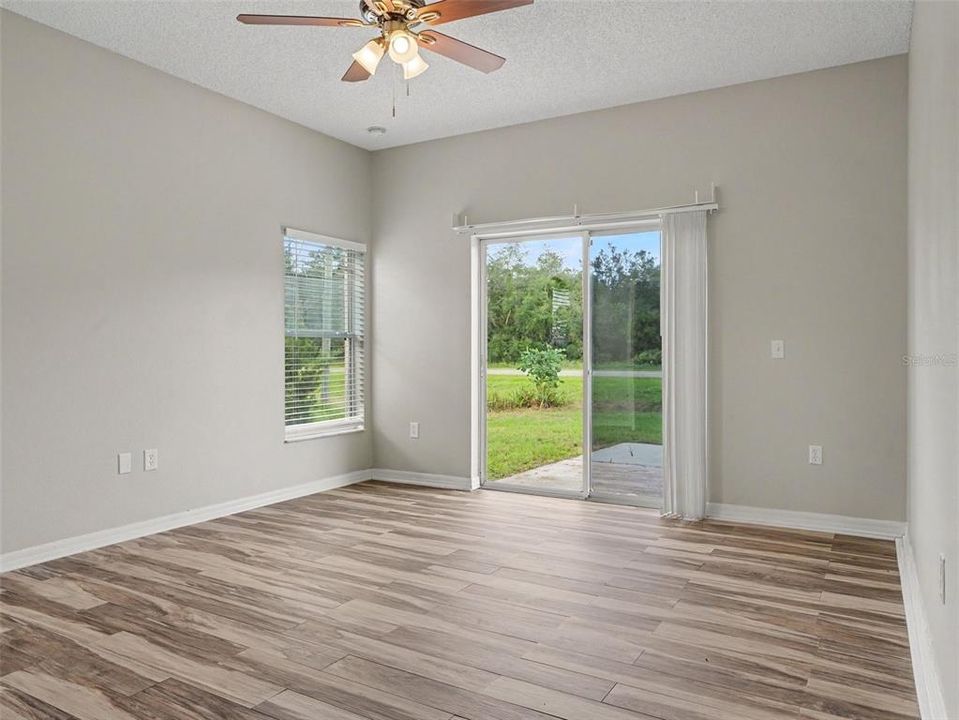 For Sale: $294,900 (4 beds, 2 baths, 2086 Square Feet)