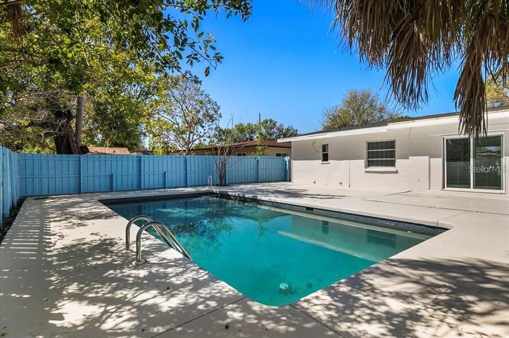 For Sale: $359,900 (4 beds, 3 baths, 1222 Square Feet)