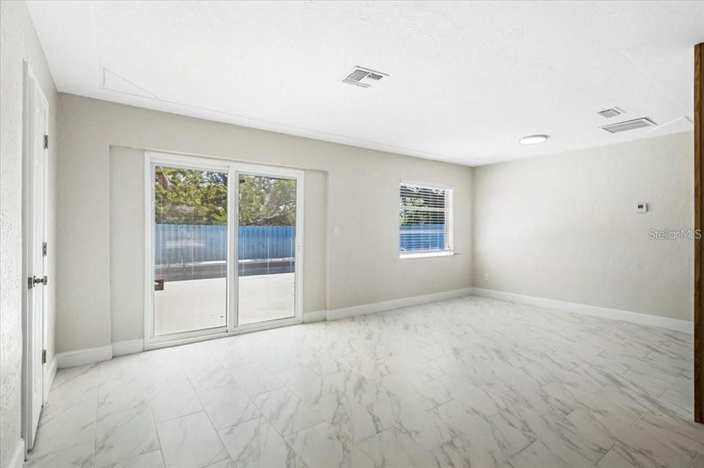 For Sale: $359,900 (4 beds, 3 baths, 1222 Square Feet)