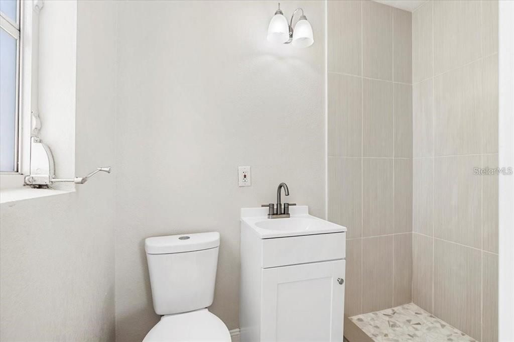 For Sale: $359,900 (4 beds, 3 baths, 1222 Square Feet)