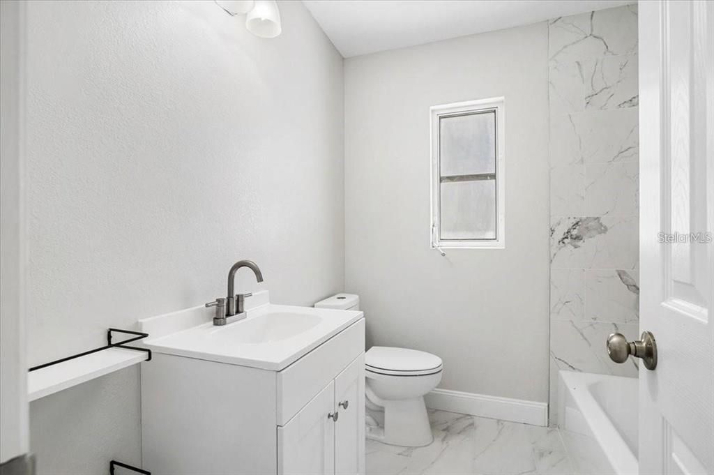 For Sale: $359,900 (4 beds, 3 baths, 1222 Square Feet)