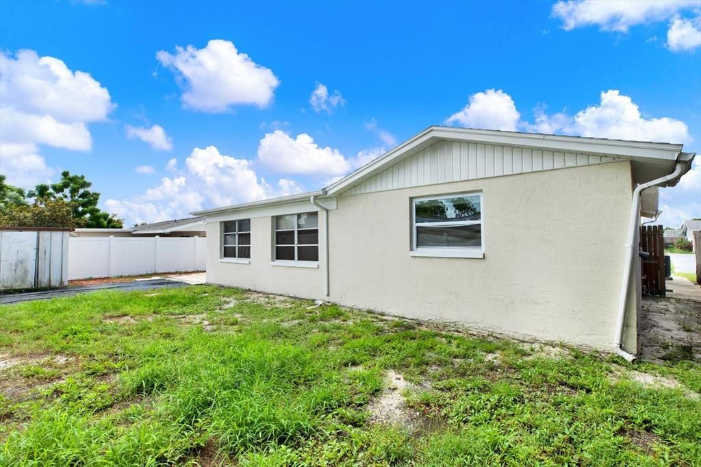 Activo con contrato: $235,000 (3 camas, 2 baños, 1306 Pies cuadrados)
