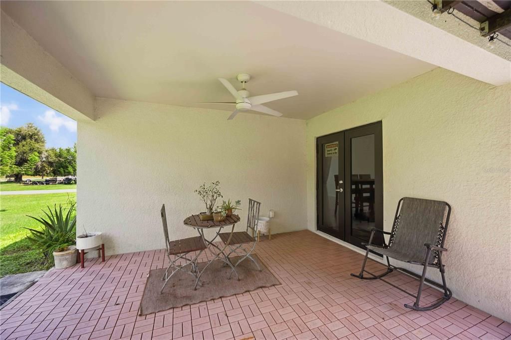 En Venta: $369,900 (2 camas, 2 baños, 979 Pies cuadrados)