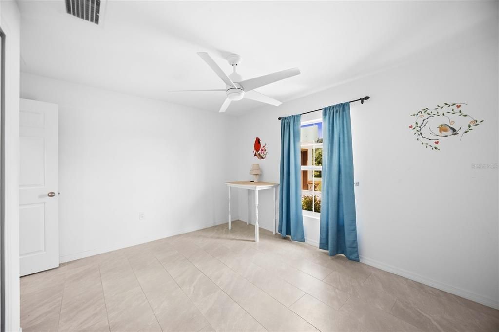 En Venta: $369,900 (2 camas, 2 baños, 979 Pies cuadrados)