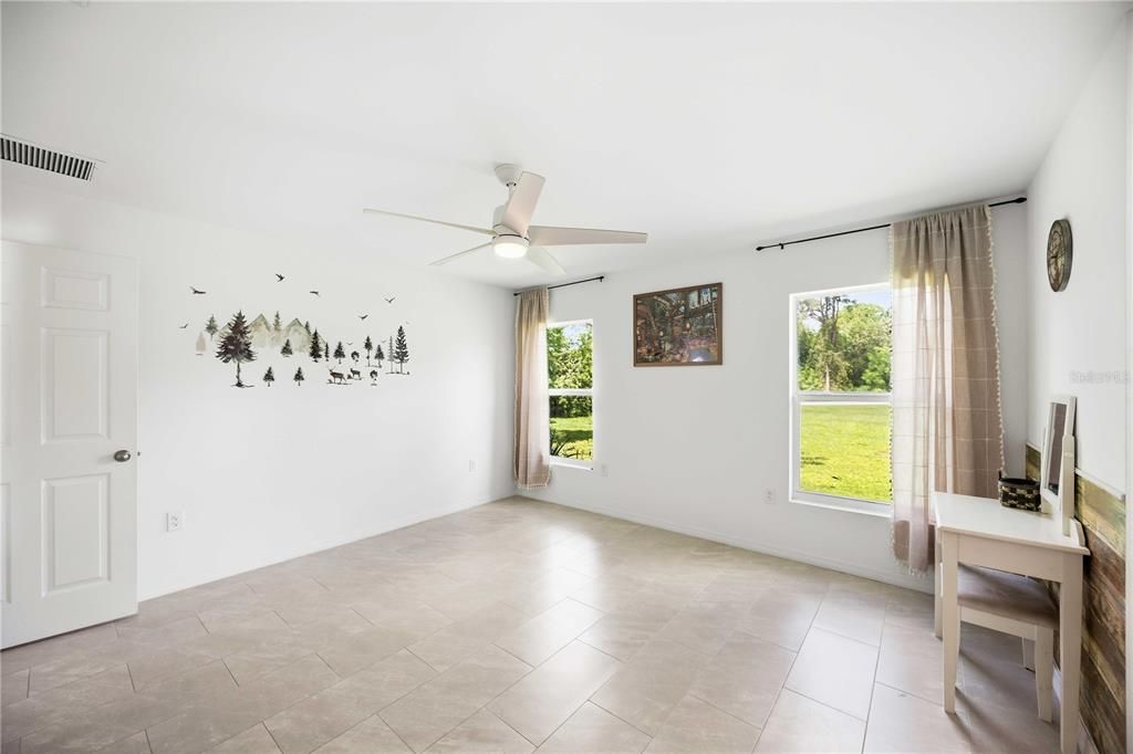 En Venta: $369,900 (2 camas, 2 baños, 979 Pies cuadrados)