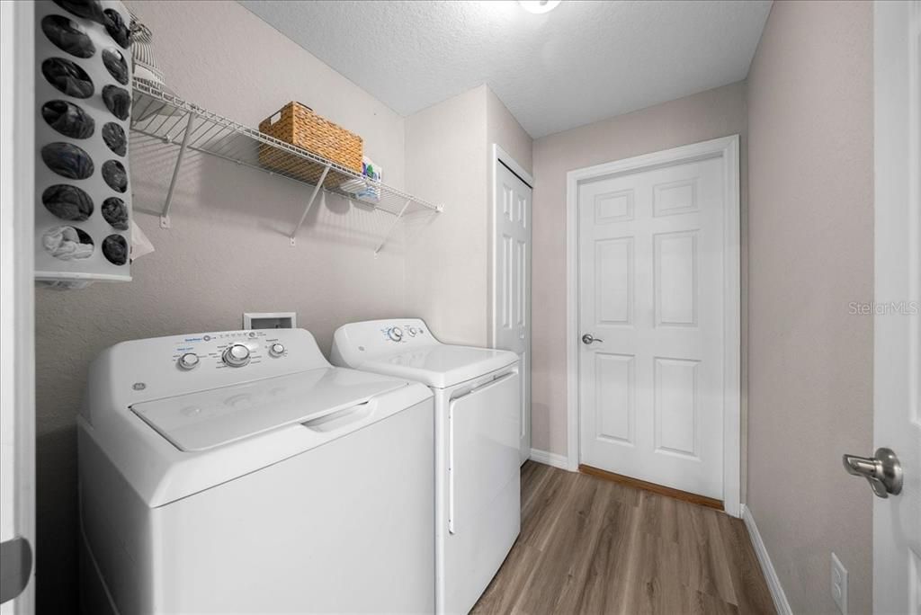 For Sale: $285,000 (3 beds, 2 baths, 1667 Square Feet)