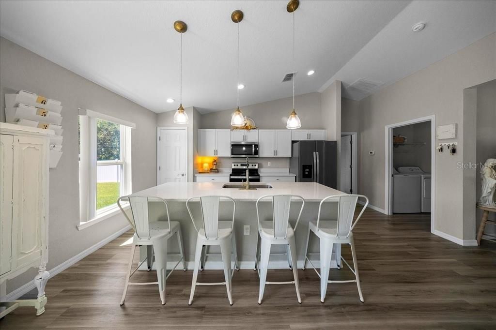 For Sale: $285,000 (3 beds, 2 baths, 1667 Square Feet)