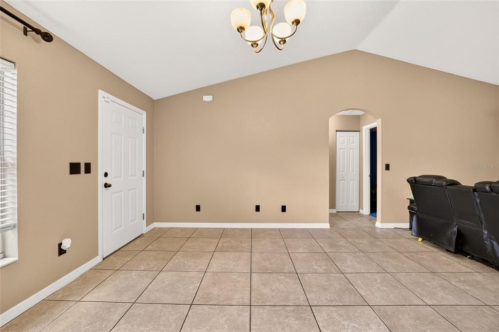 For Sale: $229,900 (3 beds, 2 baths, 1362 Square Feet)