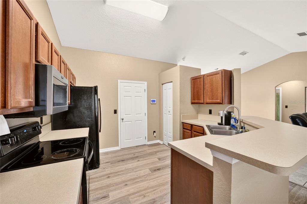 For Sale: $229,900 (3 beds, 2 baths, 1362 Square Feet)