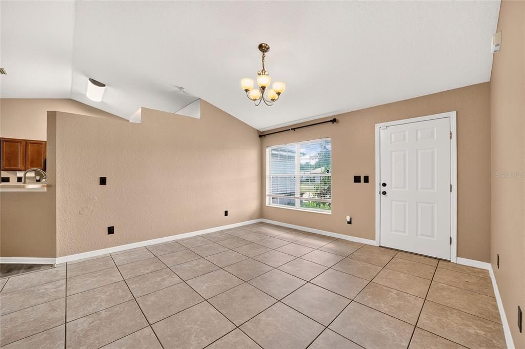 For Sale: $229,900 (3 beds, 2 baths, 1362 Square Feet)