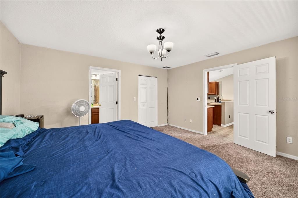 For Sale: $229,900 (3 beds, 2 baths, 1362 Square Feet)