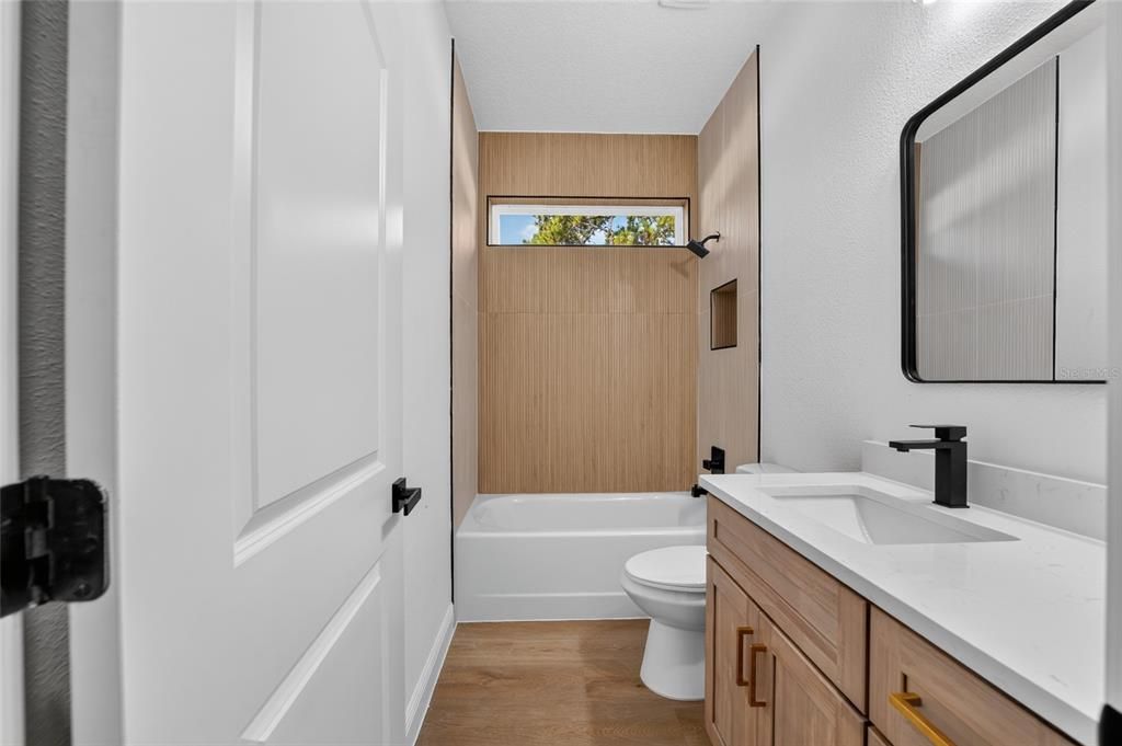 На продажу: $415,000 (3 спален, 2 ванн, 1831 Квадратных фут)