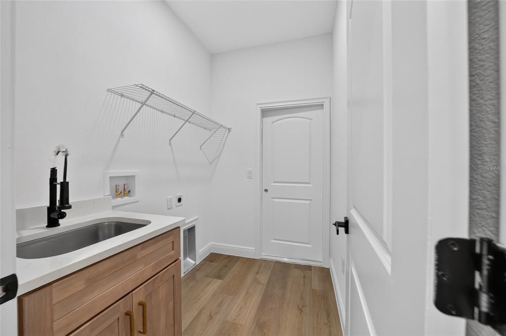На продажу: $415,000 (3 спален, 2 ванн, 1831 Квадратных фут)