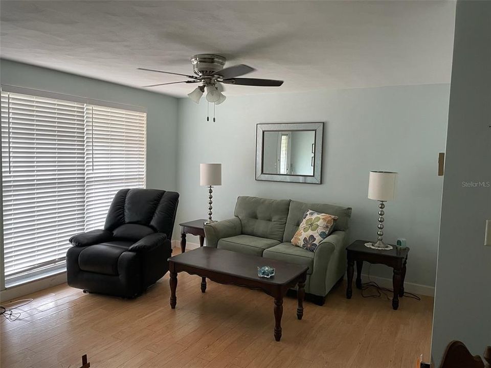For Sale: $65,000 (1 beds, 1 baths, 624 Square Feet)