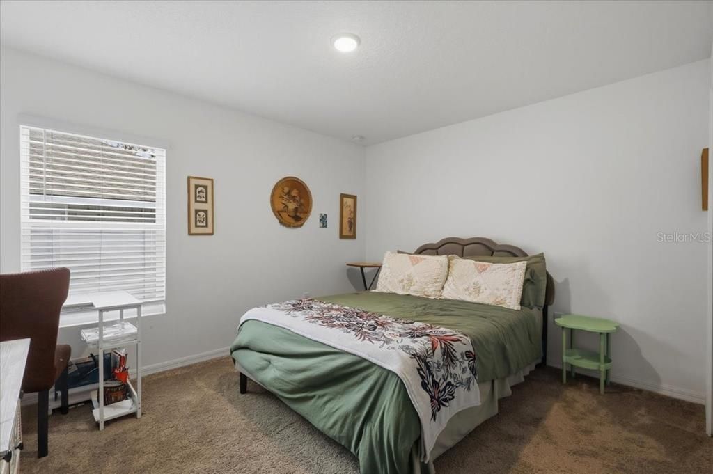 For Sale: $364,000 (5 beds, 2 baths, 2052 Square Feet)