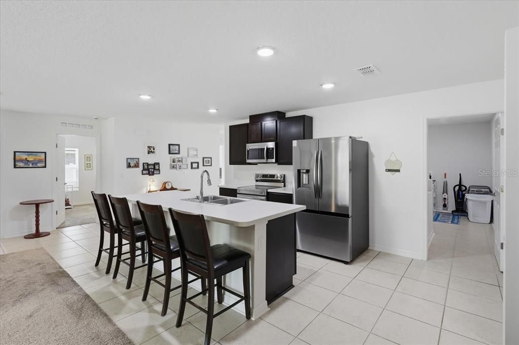 For Sale: $364,000 (5 beds, 2 baths, 2052 Square Feet)