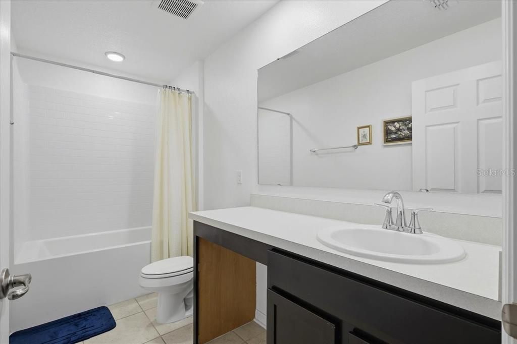 For Sale: $364,000 (5 beds, 2 baths, 2052 Square Feet)